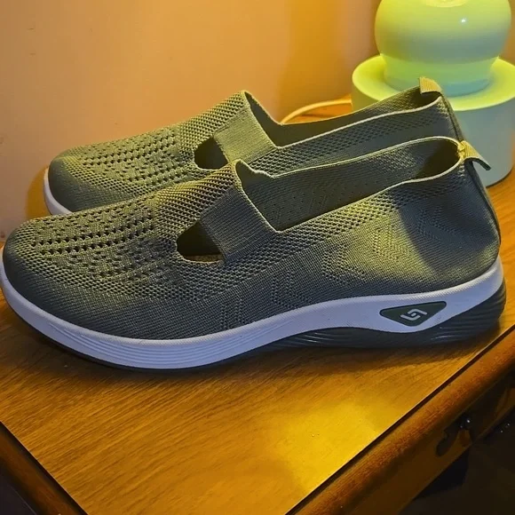 Slip-on Shoes - Picture 3 of 5